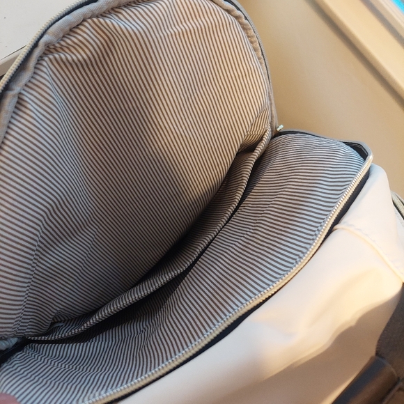 Lovevook Backpack - Picture 9 of 10